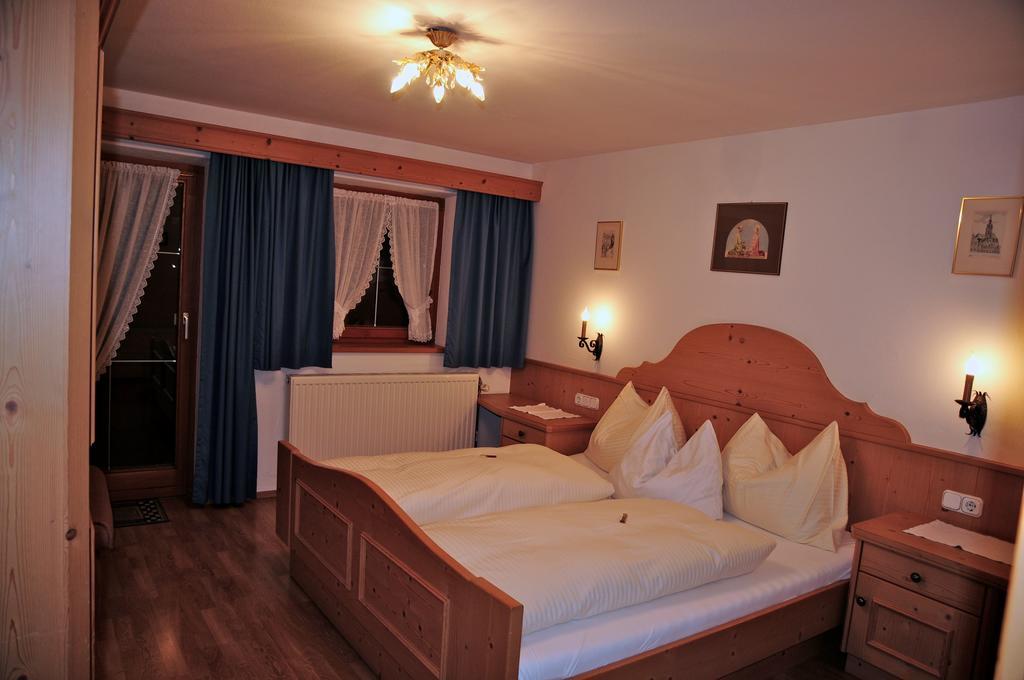 Holzschnitzers Appartements Ehrwald Ngoại thất bức ảnh