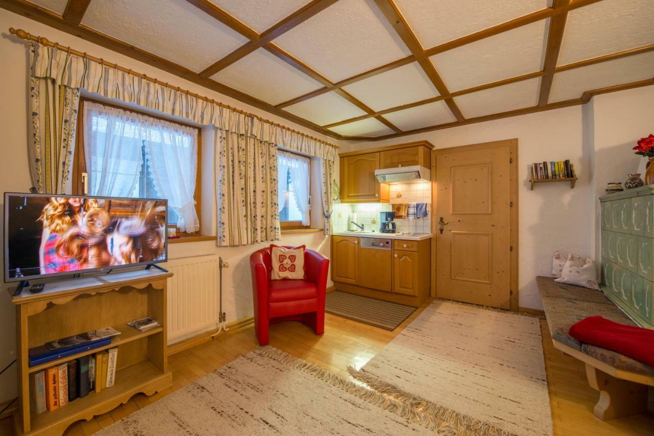 Holzschnitzers Appartements Ehrwald Ngoại thất bức ảnh